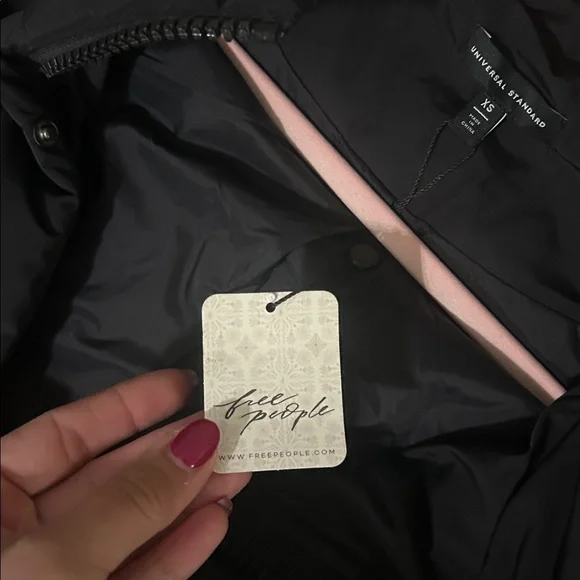 Free people x universal standard Women's Black Puffer Coat - Picture 7 of 7